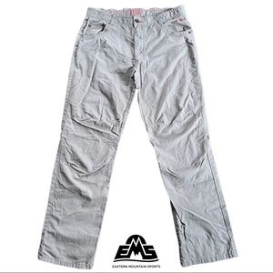 Gently Used Mens Light Weight Hiking Pants